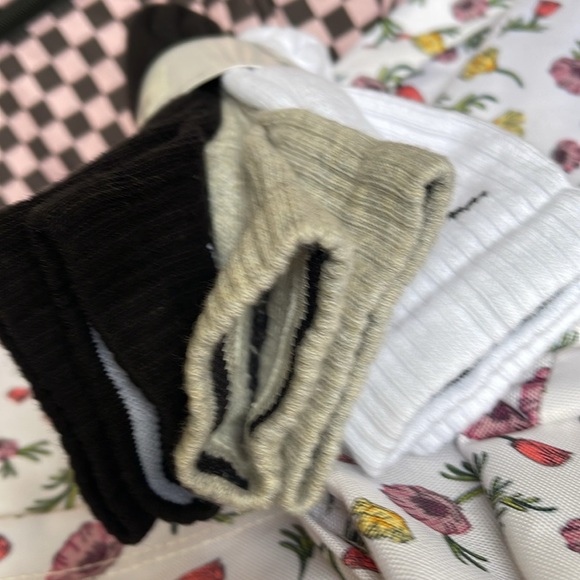 Nike (3 pairs) Performance
Multi-Color Cushioned Crew Socks
SX4719-967 - Picture 16 of 16